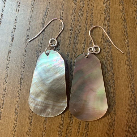 Jewelry - NWOT SEASHELL EARRINGS